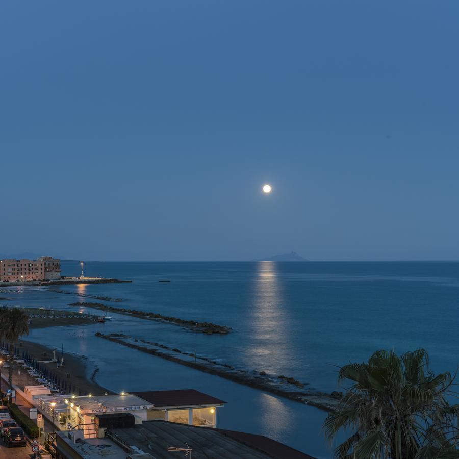 Hotel Riviera Анцио Экстерьер фото